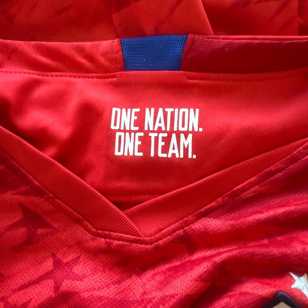 Official Nike soccer tee - Picture 4 of 4